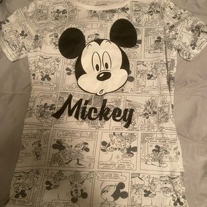 Mickey Mouse shirt!🥰